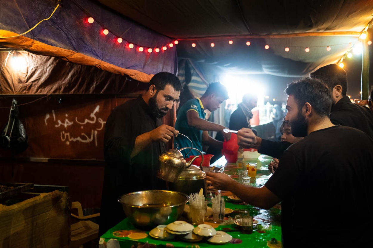 Iraqis provide food, drink and accommodation for the pilgrims. Any need they may have is met altruistically. We have even seen dental clinics that offered free emergency treatment.